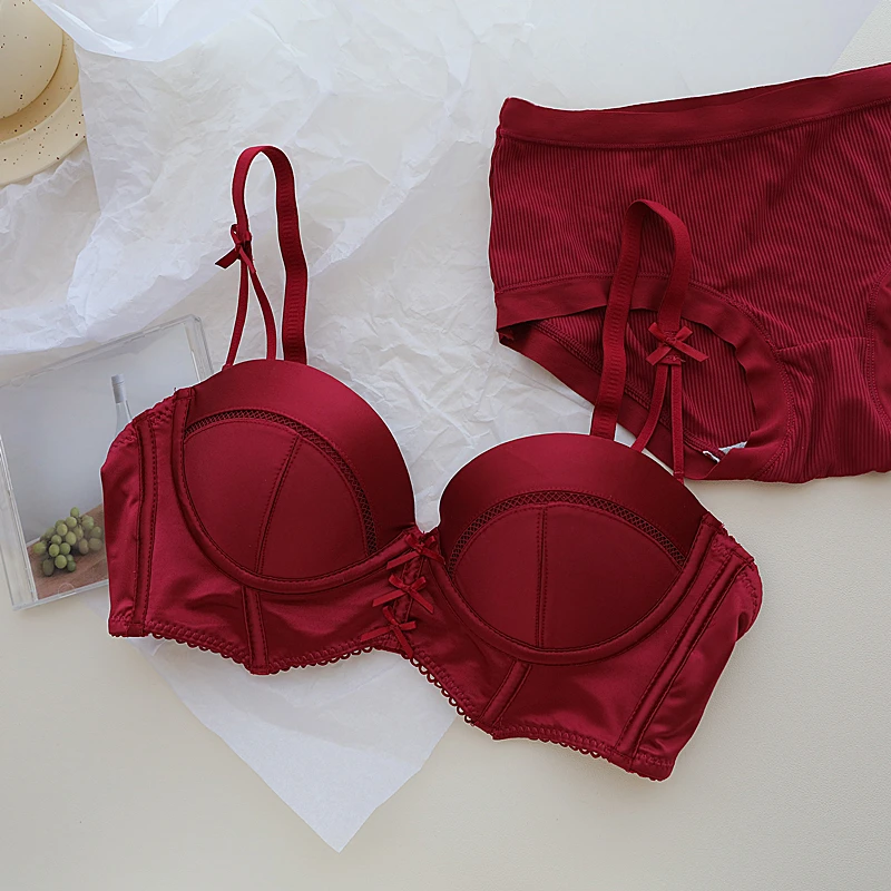 High-grade retro wine red underwear set satin top thin bottom thick small chest gathered adjustable bra girls lingerie