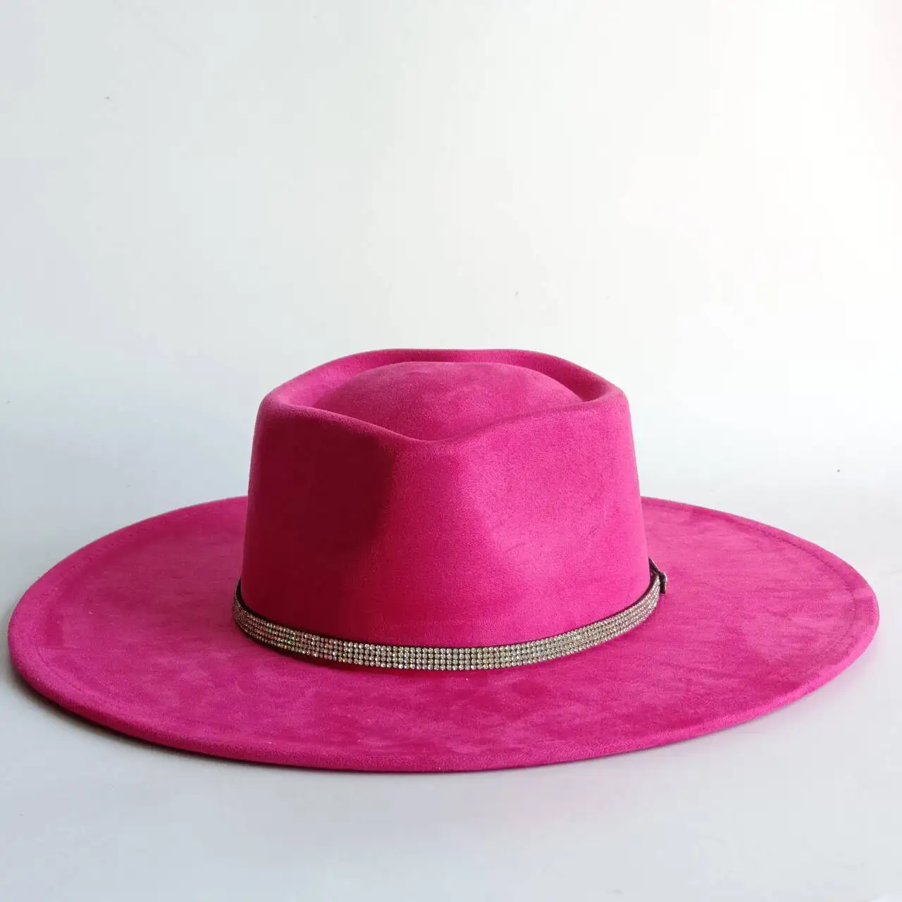 

women's Rose Red felt hat with a rhinestonehatband andwidebrim is perfect for parties concerts andfestive occasionsFestivalWear
