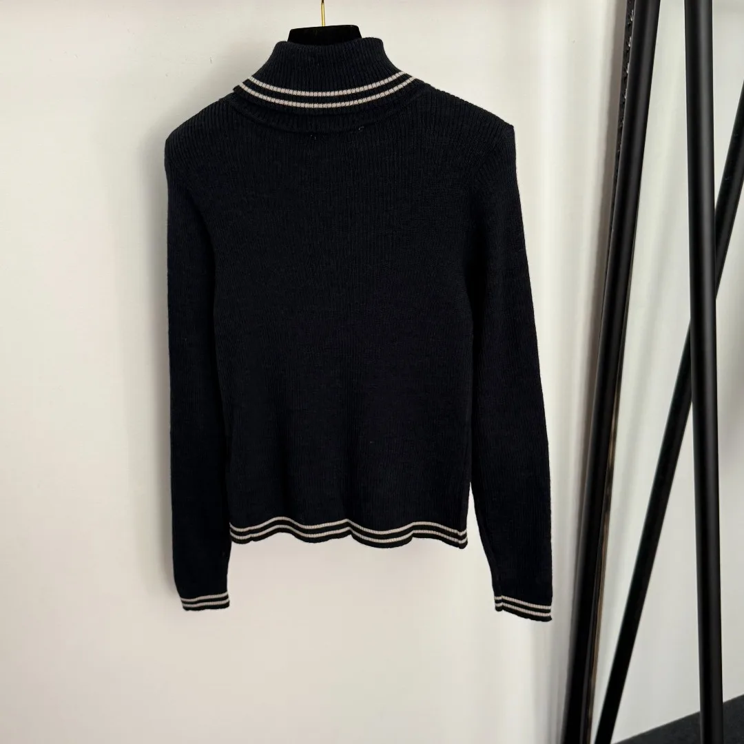 

Autumn 2025 New Embroidered Letter Turtleneck for Women: Long-Sleeve Wool Knitwear in Casual Chic Style