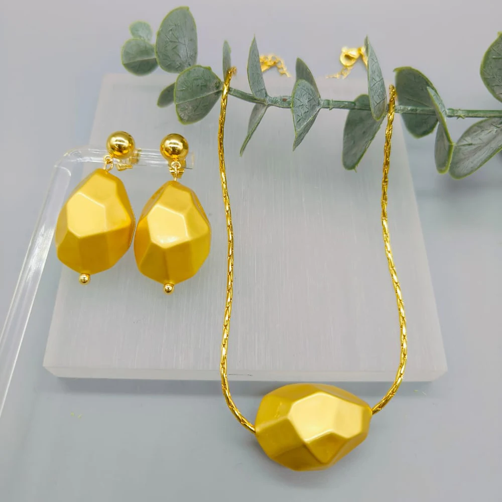 Glossy Gold Plated Metal Round Shape Dangle Earrings Necklace Jewelry Set for Women Simple Dainty Daily Wear Outfit Accessories