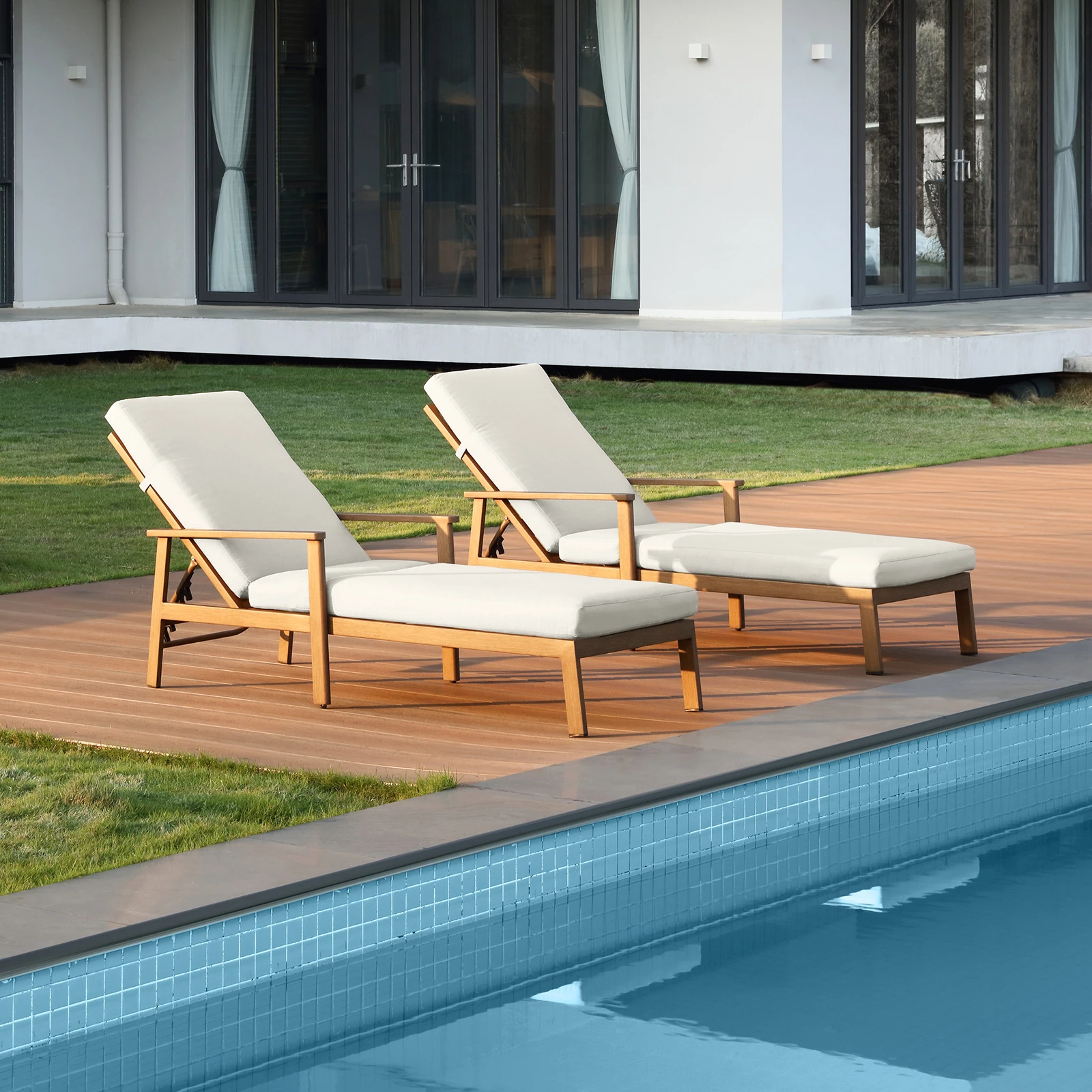 

SeeHill, состоящие из 2 алюминиевых шезлонгов для бассейна из тикового дерева с подушками, регулируемые шезлонги для патио для пляжа, двора или у бассейна