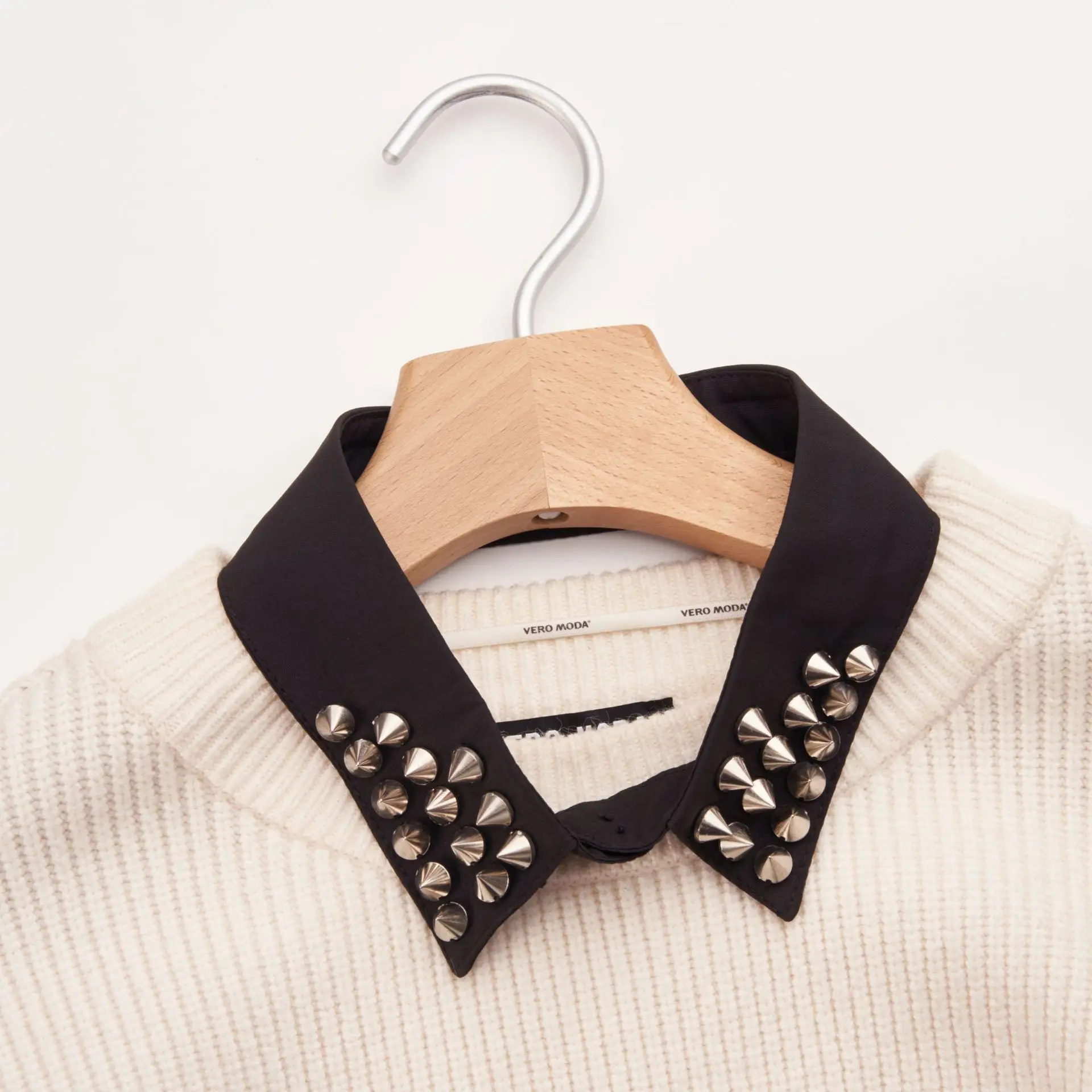 2024 New Punk Rivet Decorated Neck Pointed Collar Fake Collar