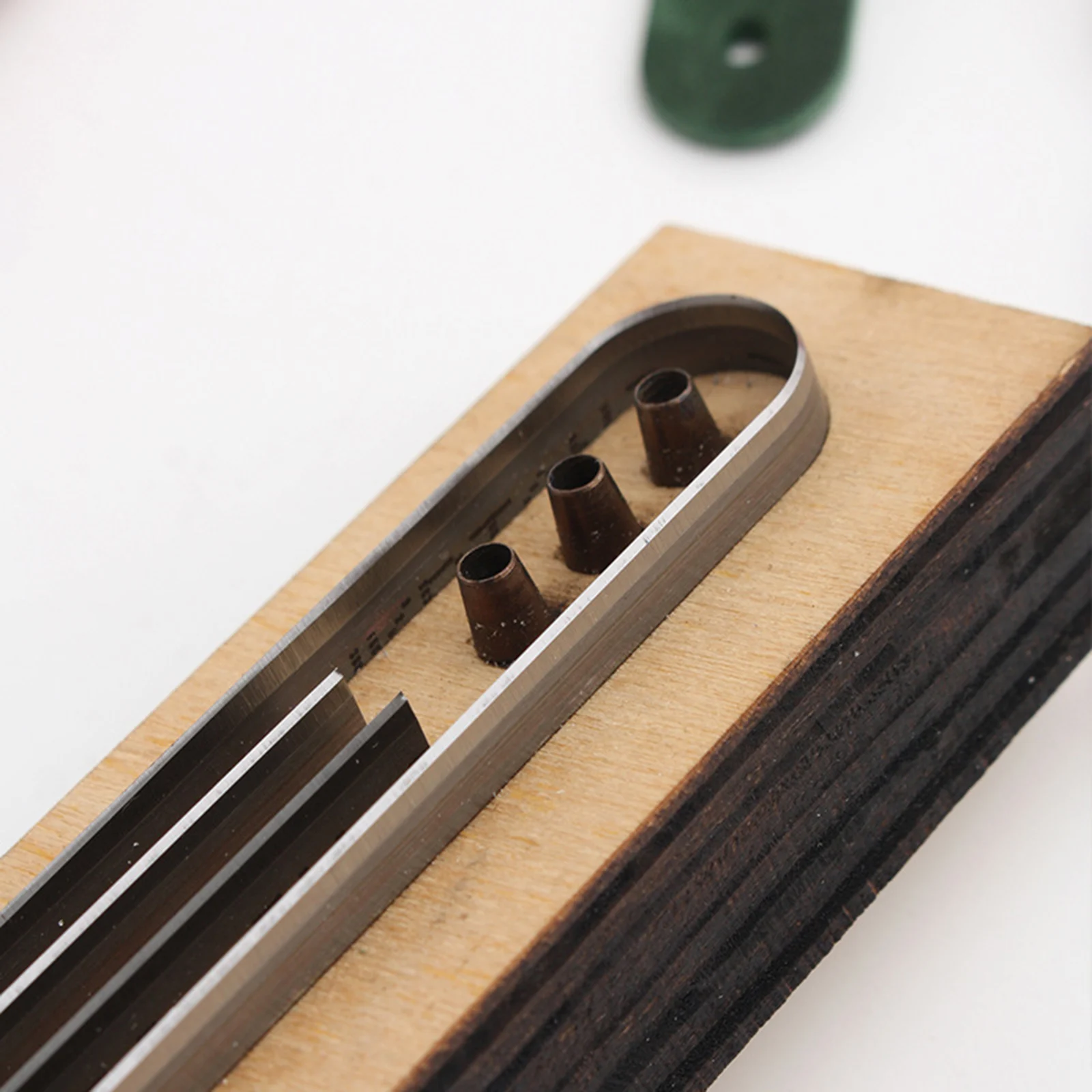 1 Set Metal Cutting Dies DIY Leather Bracelet Die Cut Knife Mould Hand Punch Tool, for Leathercraft Jewelry Arts Crafts Supplies