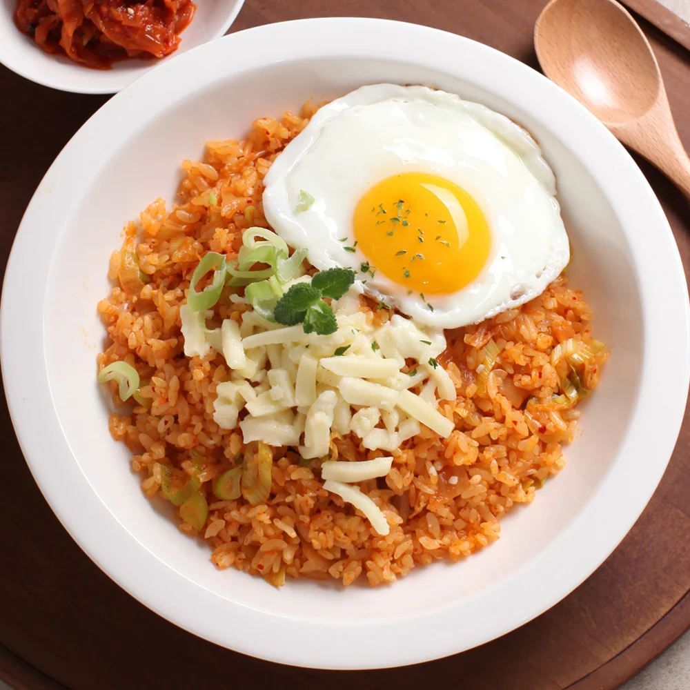 كامل من زبدة الفلفل الحار ، نكهة طاولة أمي الجبن الكيمتشي ، الأرز المقلي