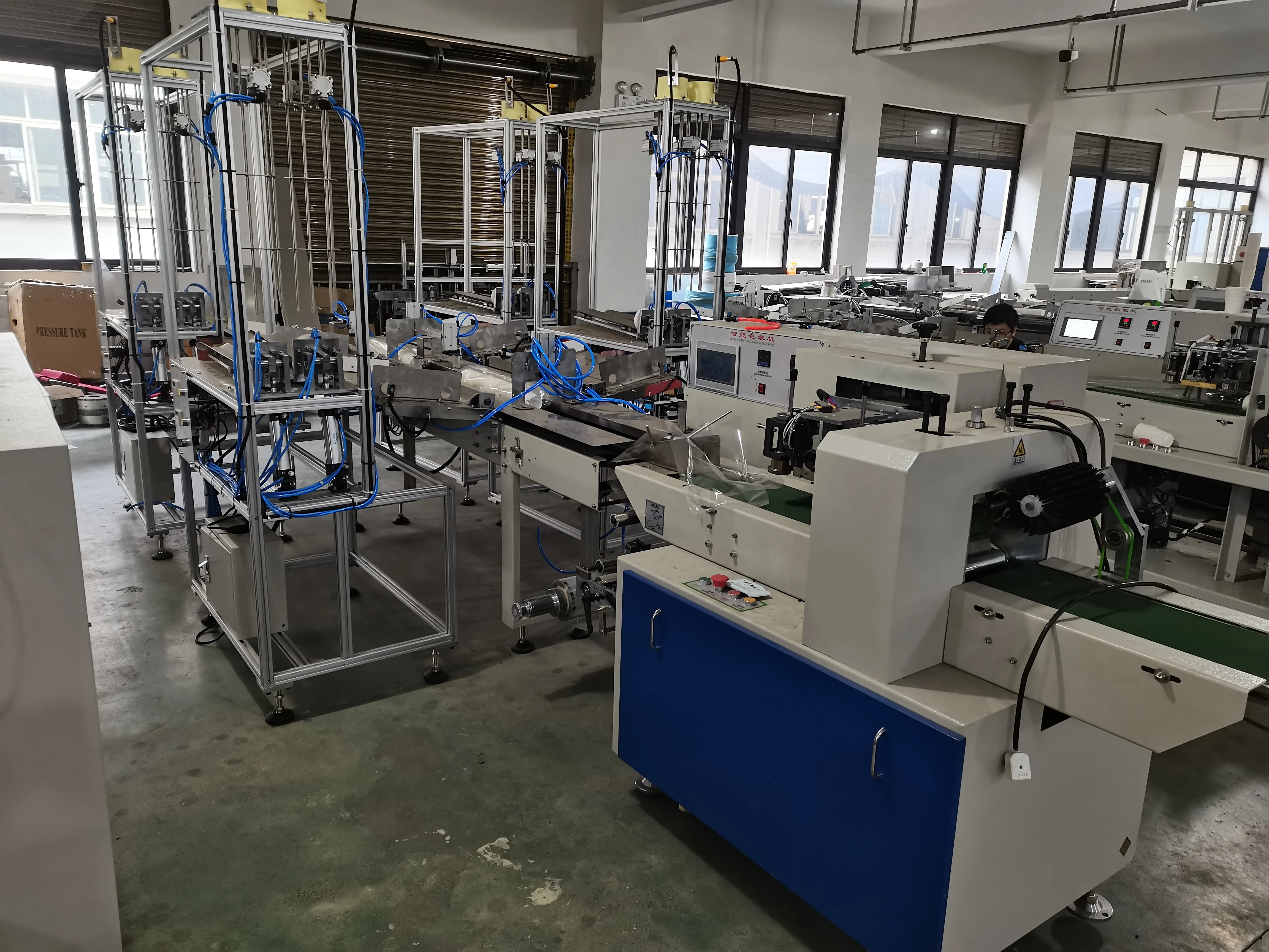 آلة أوتوماتيكية بالكامل لتصنيع الأكواب الورقية للشركات الصغيرة 2025 الأكثر مبيعًا