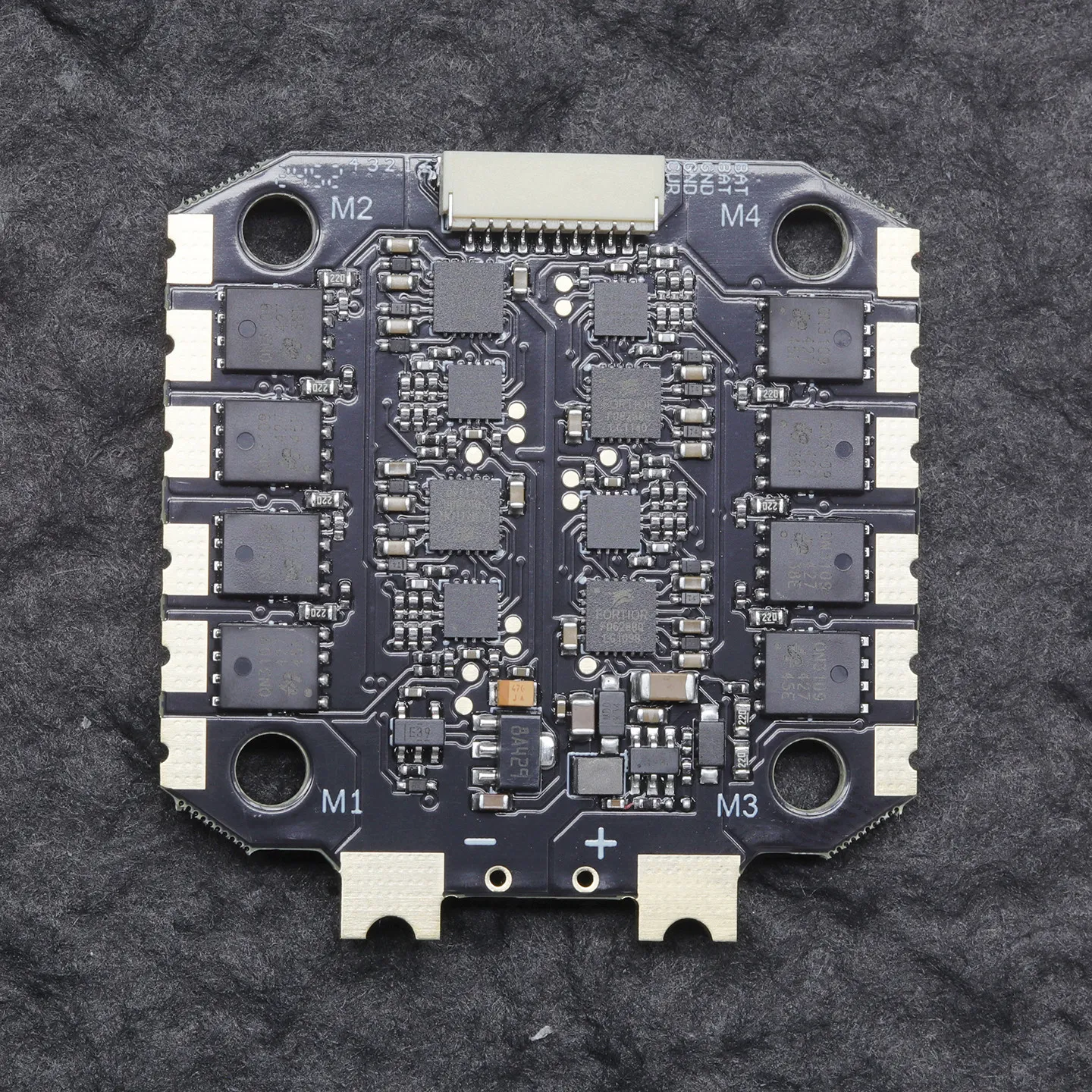 BLS 55A 30.5x30.5 4-in-1 ESC, EFM8BB21F16 MOSFET, 3-8S LiPo, DSHOT300/600, Ultra Lightweight 13.5g For FPV Parts