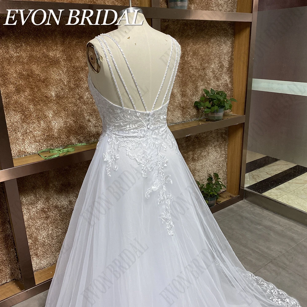 EVON BRIDAL Elegante Brautkleider für Frauen 2024 Perlen Spaghetti Straps robe de mariée V-Ausschnitt Spitze Backless Brautkleider Boho nach Maß Tüll ärmellos Brautkleid mit Knopf Sweep Zug Elegante Hochzeitskleider fü