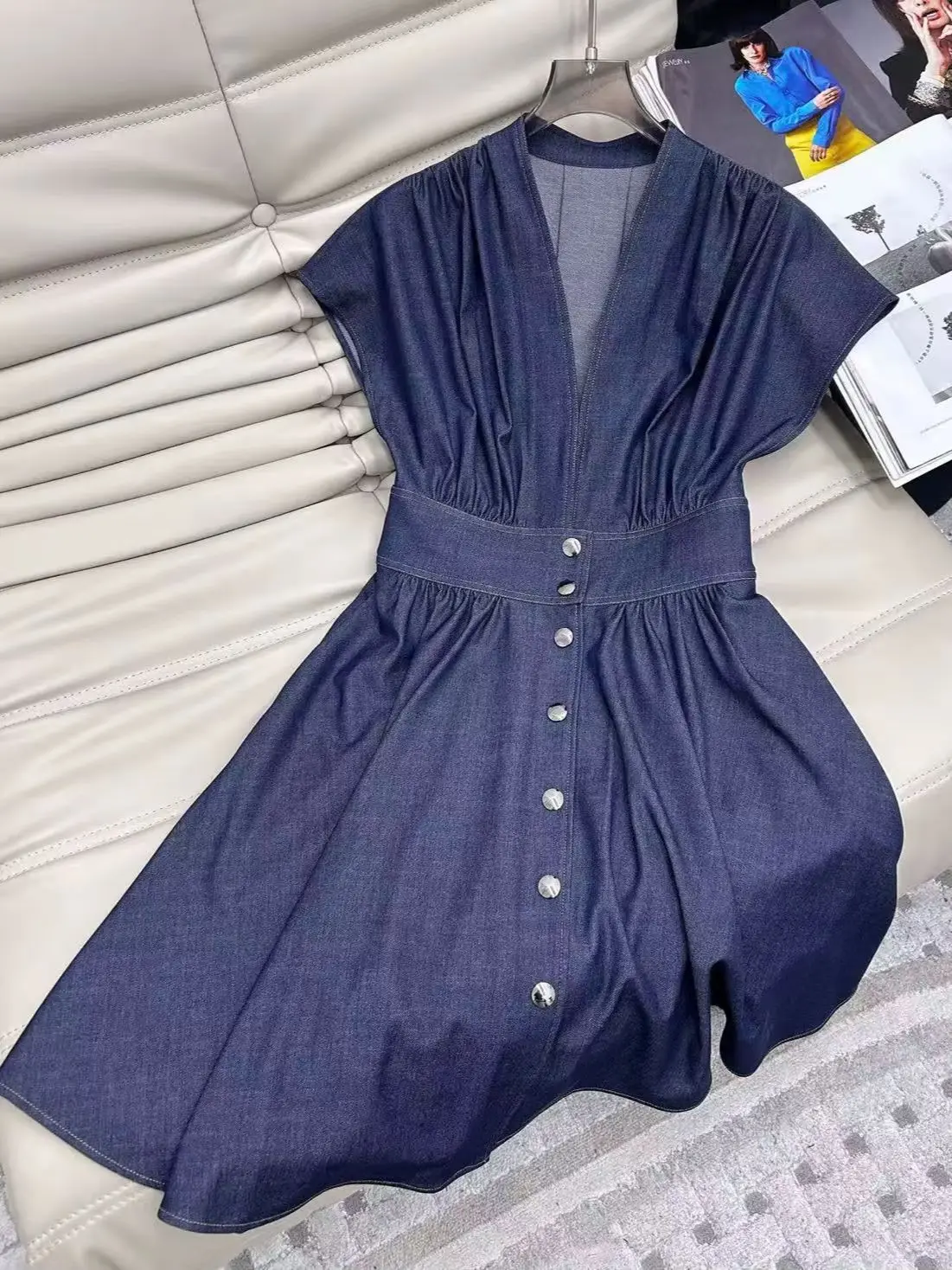 

Spring summer sleeveless V-neck dress with large skirt below the waist