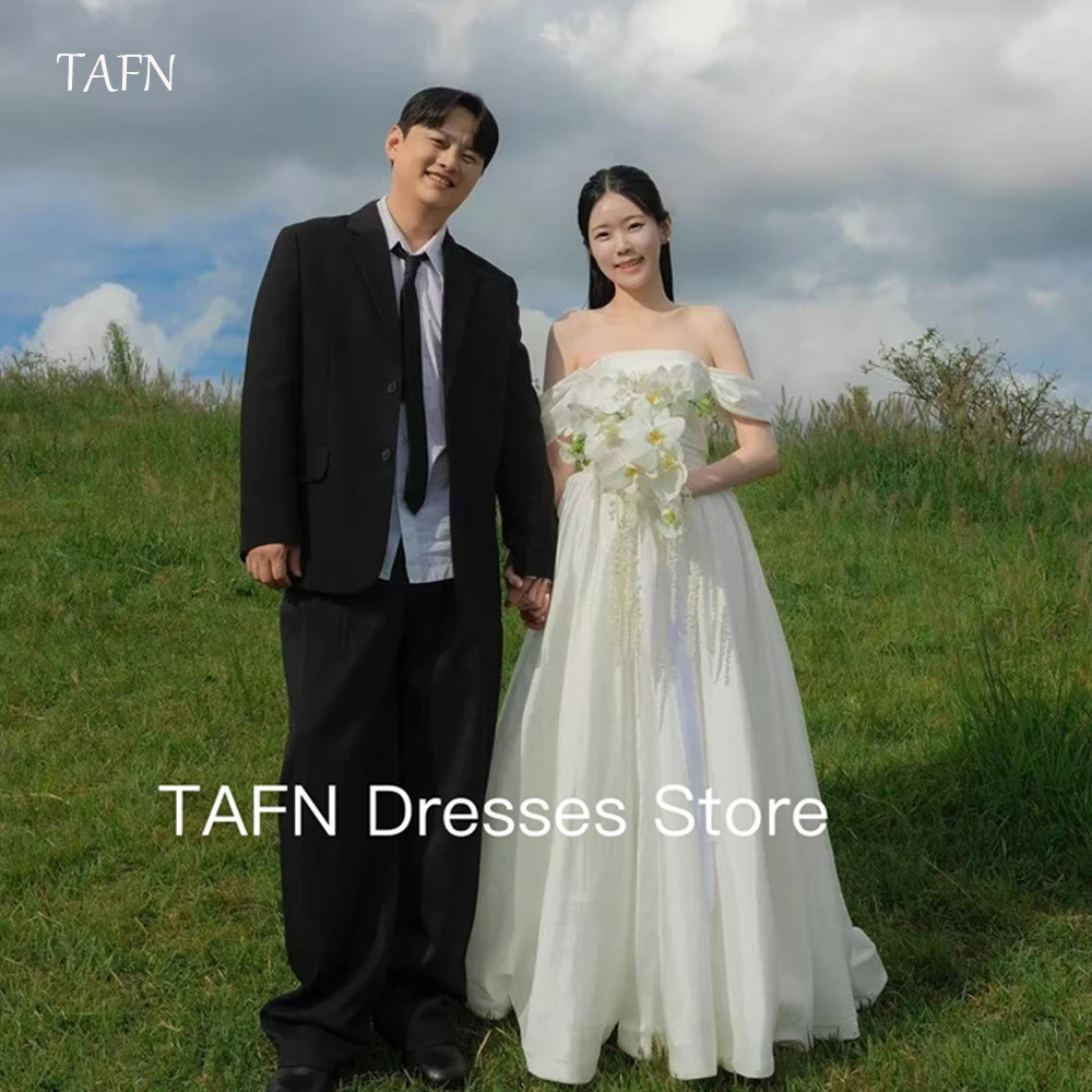 TAFN Simple Off Shoulder A Line Taffeta Wedding Dresses Photo shoot Plain Floor Length Bride Gowns Corset Back Customized