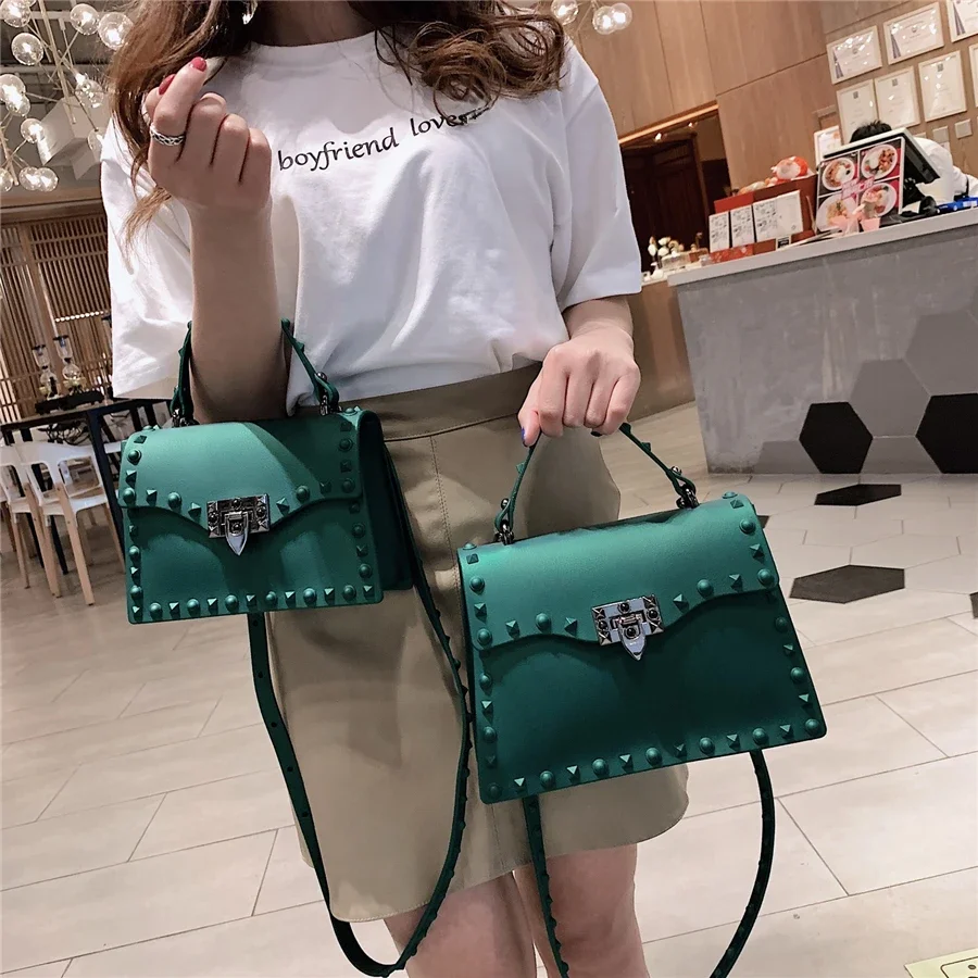 Wysokiej jakości torebki damskie z PVC moda damska torba na ramię luksusowy projektant torby Crossbody dla kobiet małe torby nit Messenger — zdjęcie 2