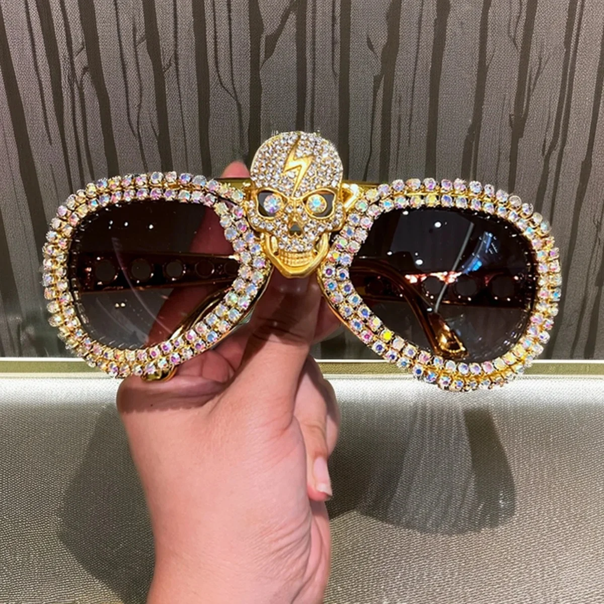 Luksusowe designerskie okulary przeciwsłoneczne Disco Kobiety 60s Rock Star Cool Golden Heavy Metal Skull Luksusowe męskie okulary przeciwsłoneczne Cosplay Party Glasses — zdjęcie 2