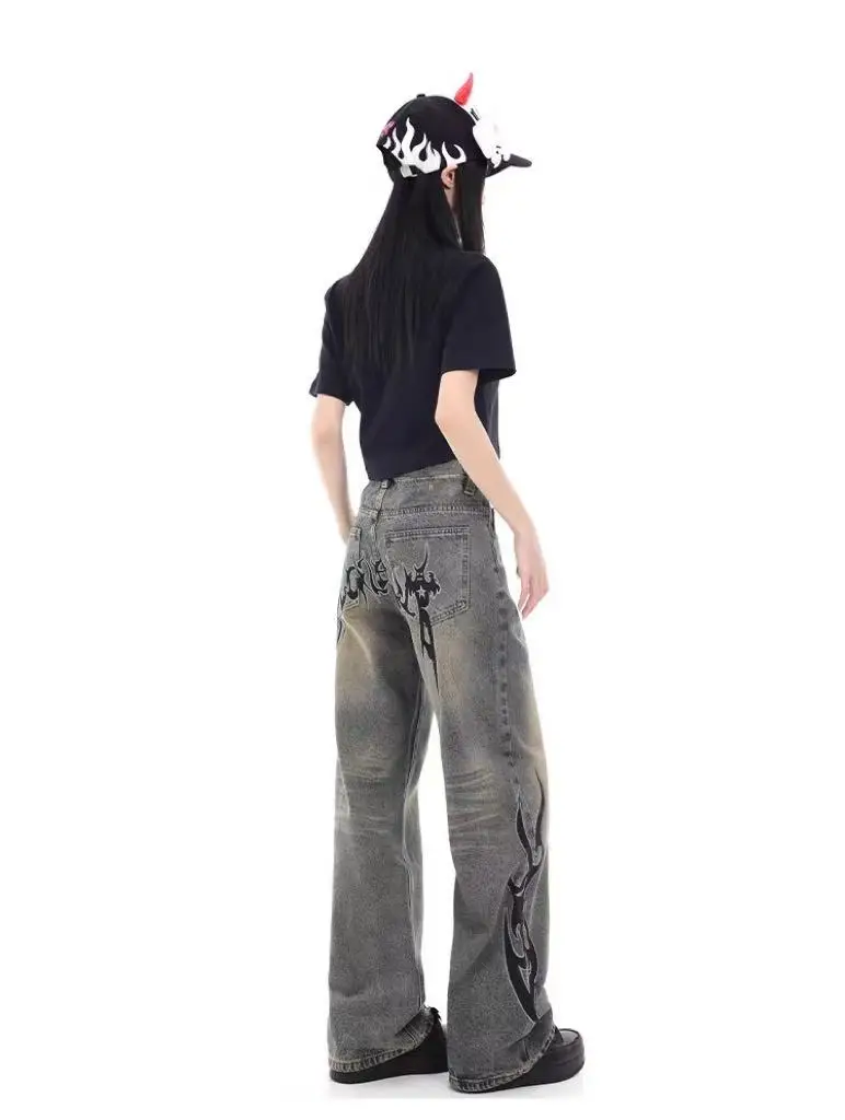 Damskie żółte jeansy z haftem w stylu \"błotnego demona\", z motywem ducha i płomieni, prane, w stylu amerykańskim retro high street, szerokie nogawki, proste spodnie.