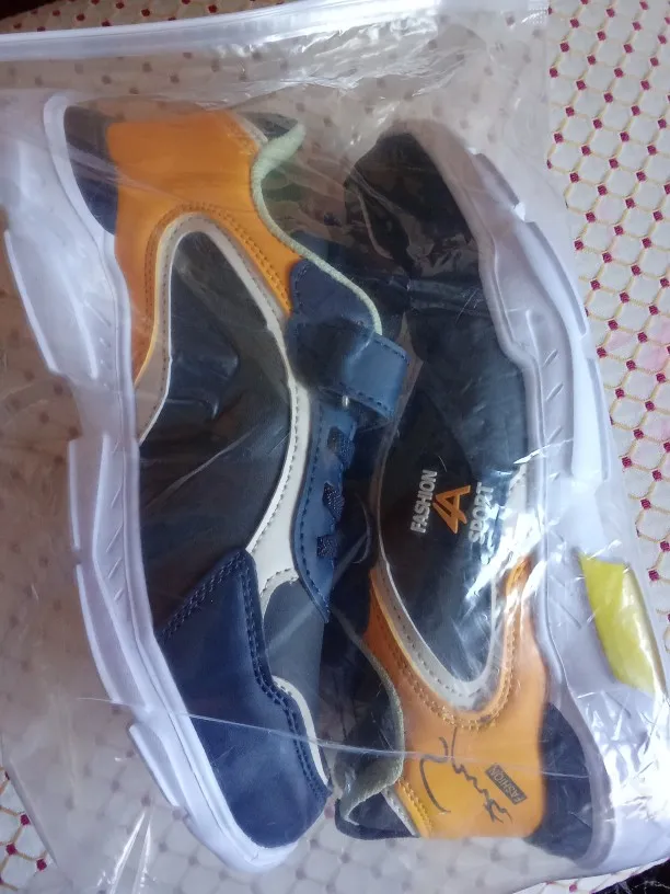 Autumn and Winter Children's Shoes, Boys' Sports Shoes, Leather Surface, Breathable, Non-Slip, Versatile Sports Shoes for Middle-Aged and Older Children, Elementary School Students photo review
