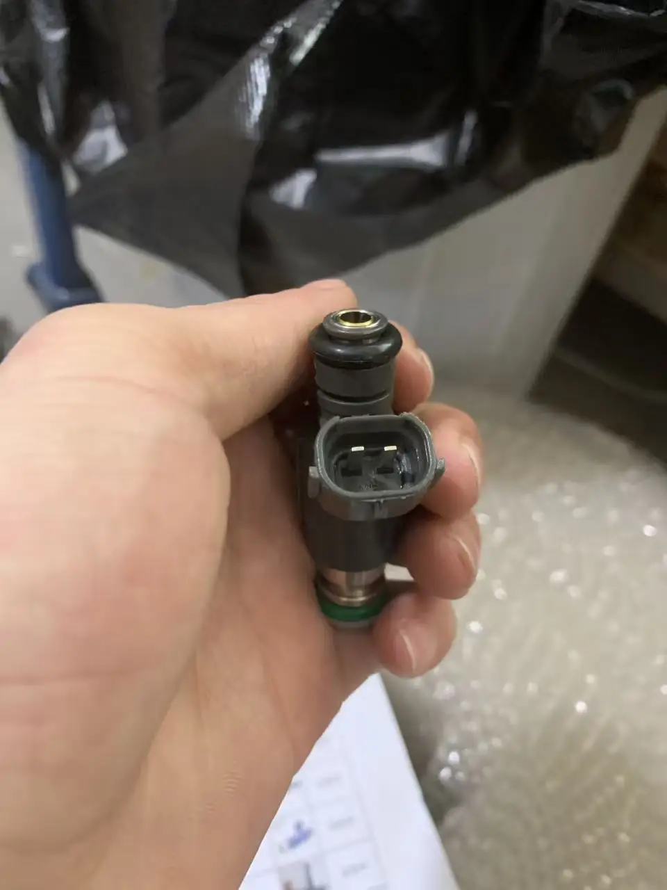 4PCS Fuel Injector/Nozzle For Nissan- For Infiniti- 2.0 3.0 3.5 V6 Engine FBJC100 16600-5L700 16600-2Y915 166002Y915 166005L700