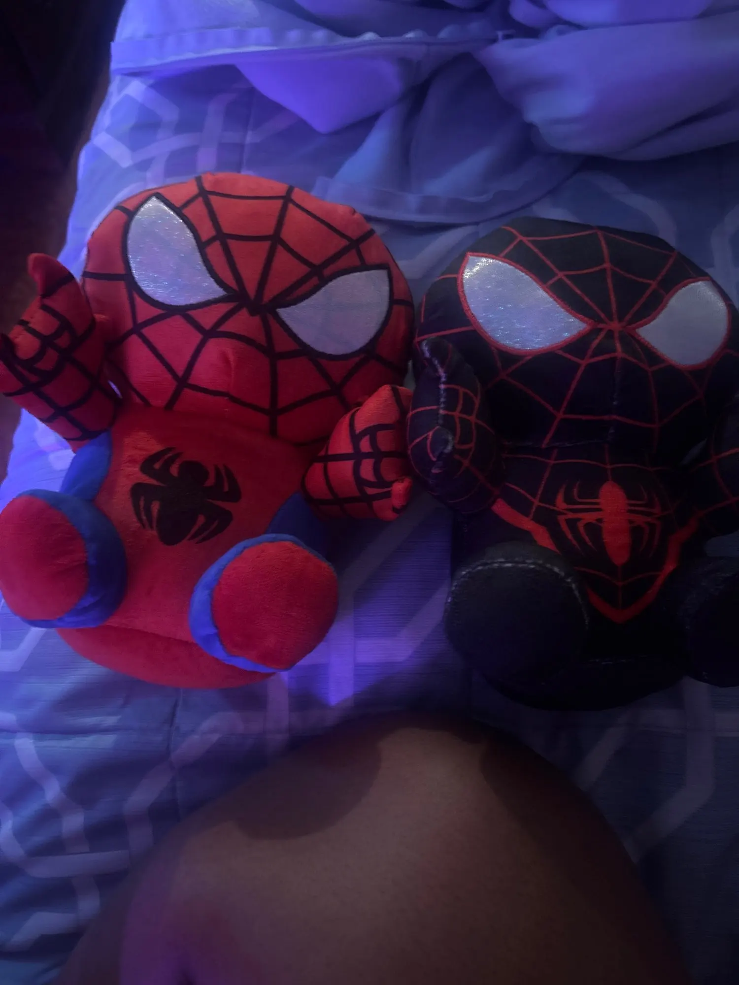 @HOT Sels Anime Spider Man Plush Doll Kawaii Cute Cartoon Red Black Stuffed Doll Home Room Decor Peluche Pillow Birthday Gift photo review