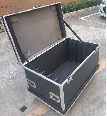 Rental Led display flight case P3.91& P4.81 500*1000mm diecasting aluminum 1 pack 6 rental led display flight case