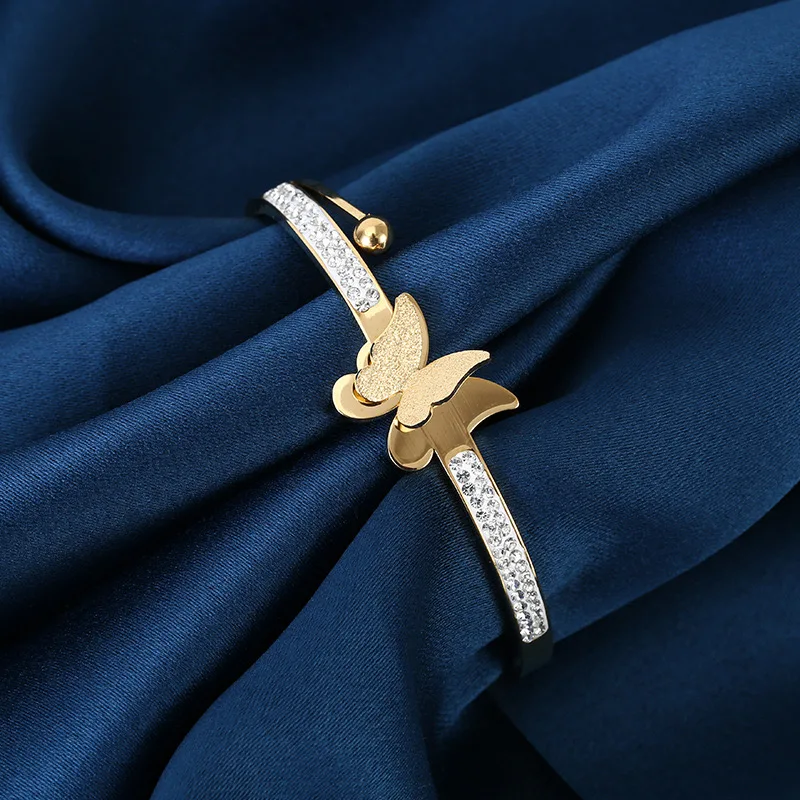 

Elegant Butterfly Bracelet for Women – Gold Plated Crystal Bangle, Adjustable Open Cuff Jewelry Gift
