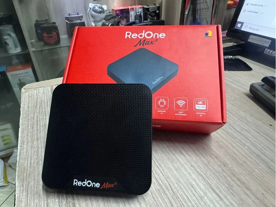 جهاز استقبال Red One Max2 Ultra HD سعة 8 جيجابايت وذاكرة وصول عشوائي 2 جيجابايت وواي فاي IPTV
