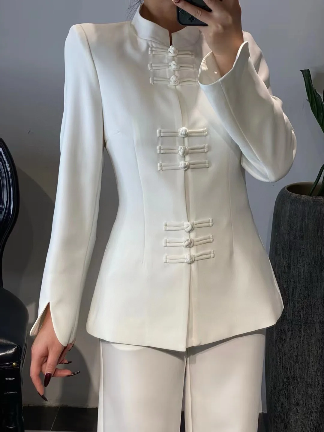 

Elegant high quality stand collar pants suit