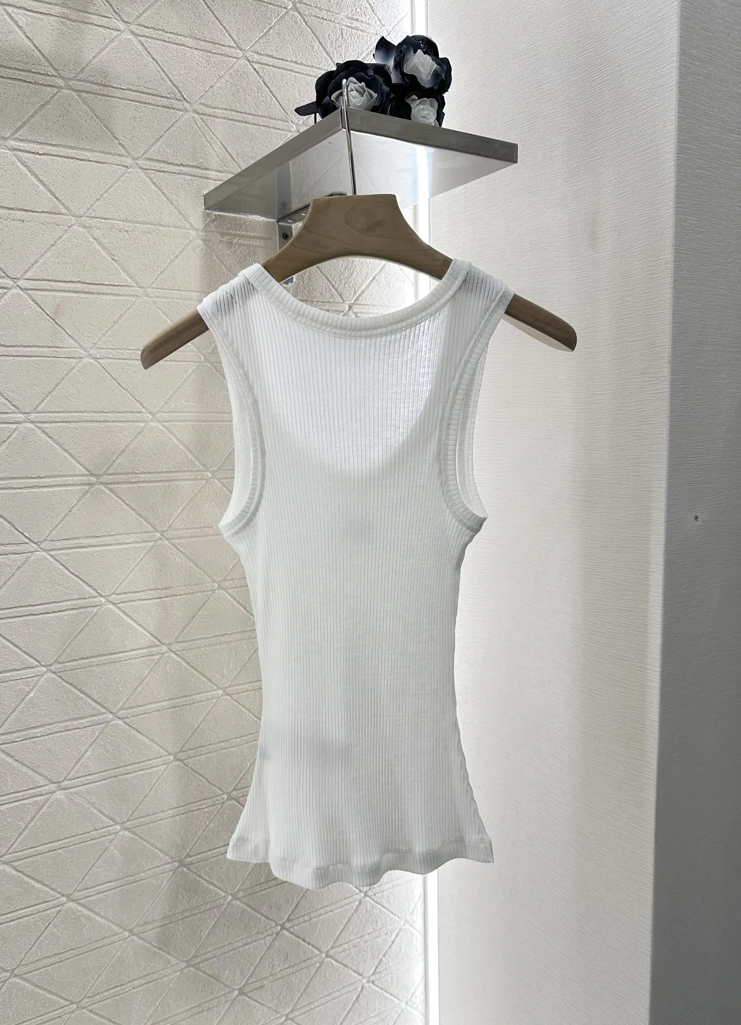 

2025 New Vest Sleeveless O-neck Mulberry Silk Solid Pullover Fashionable Versatile Slimming Figure-hugging