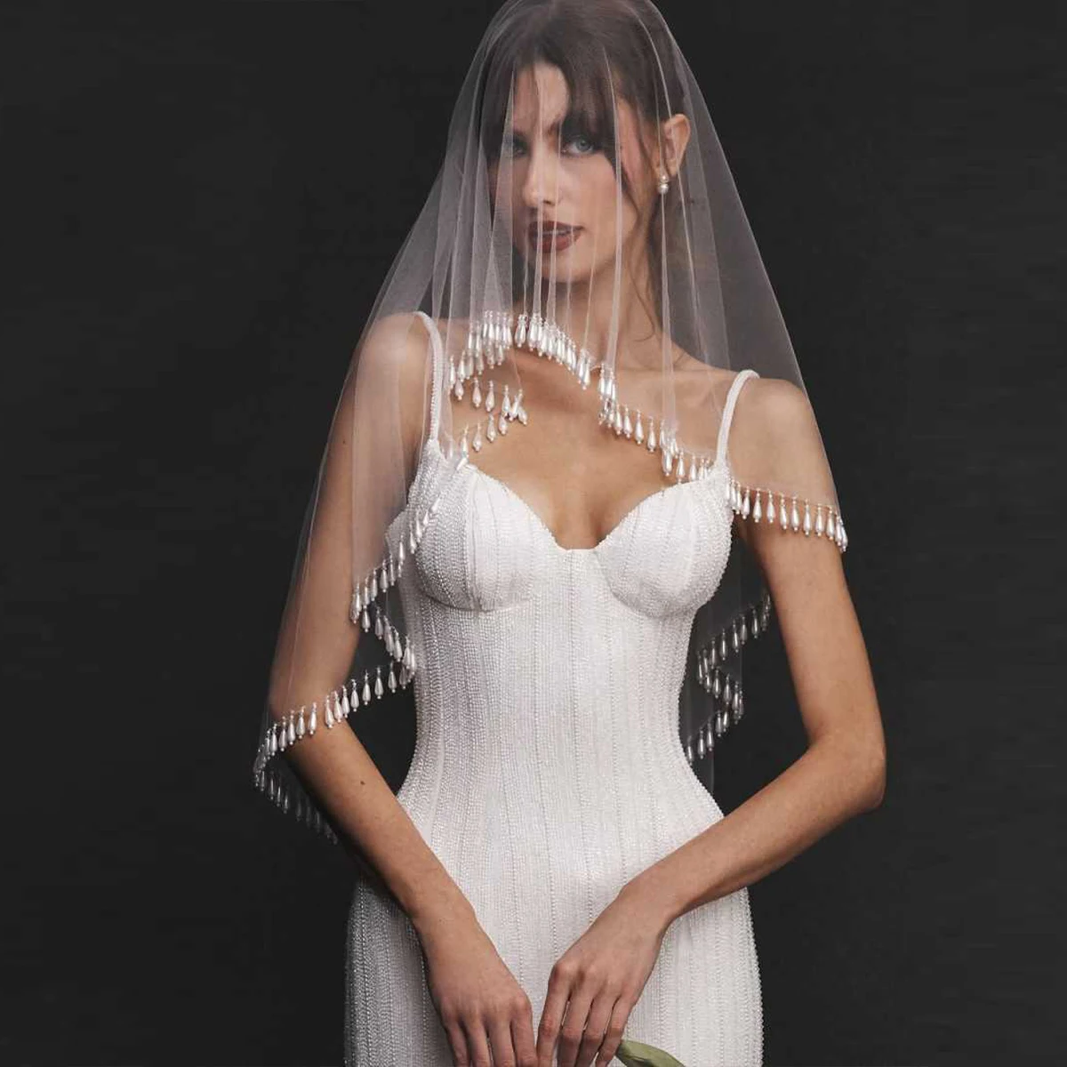Elegant One Layer Bride Wedding Waltz Veil Tulle Bridal Veil Headdress and Floral Appliques Customized image 3