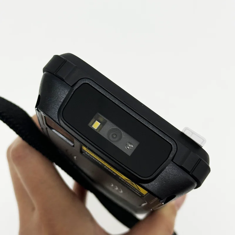 Terminale PDA 4G per lettore portatile Android RFID con scanner di codici a barre NFC robusto 860-960Mhz per magazzino