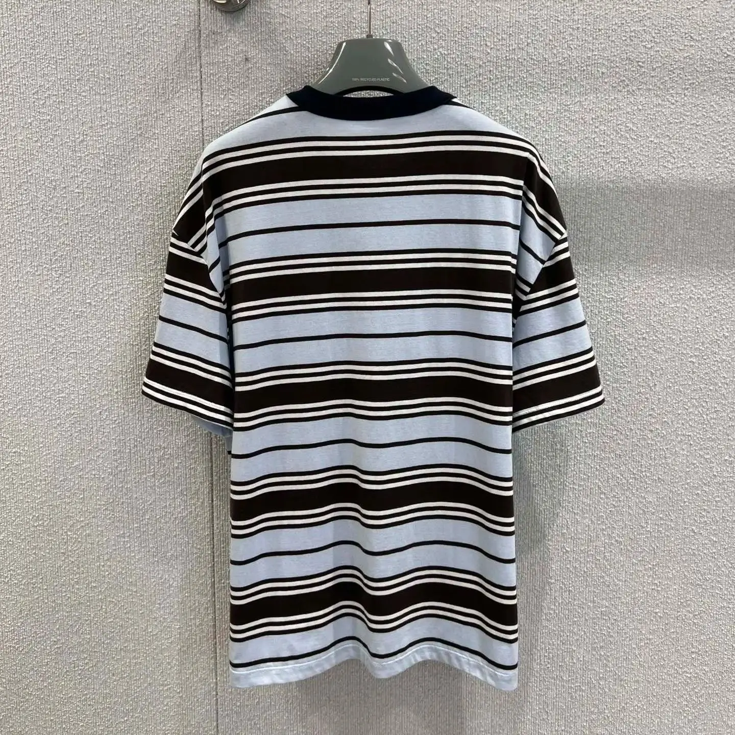 

Spring and Summer 25 New Mint Chocolate Stripe Short Sleeve Round Neck T-Shirt Loose Fit Chest Pocket and Label Design