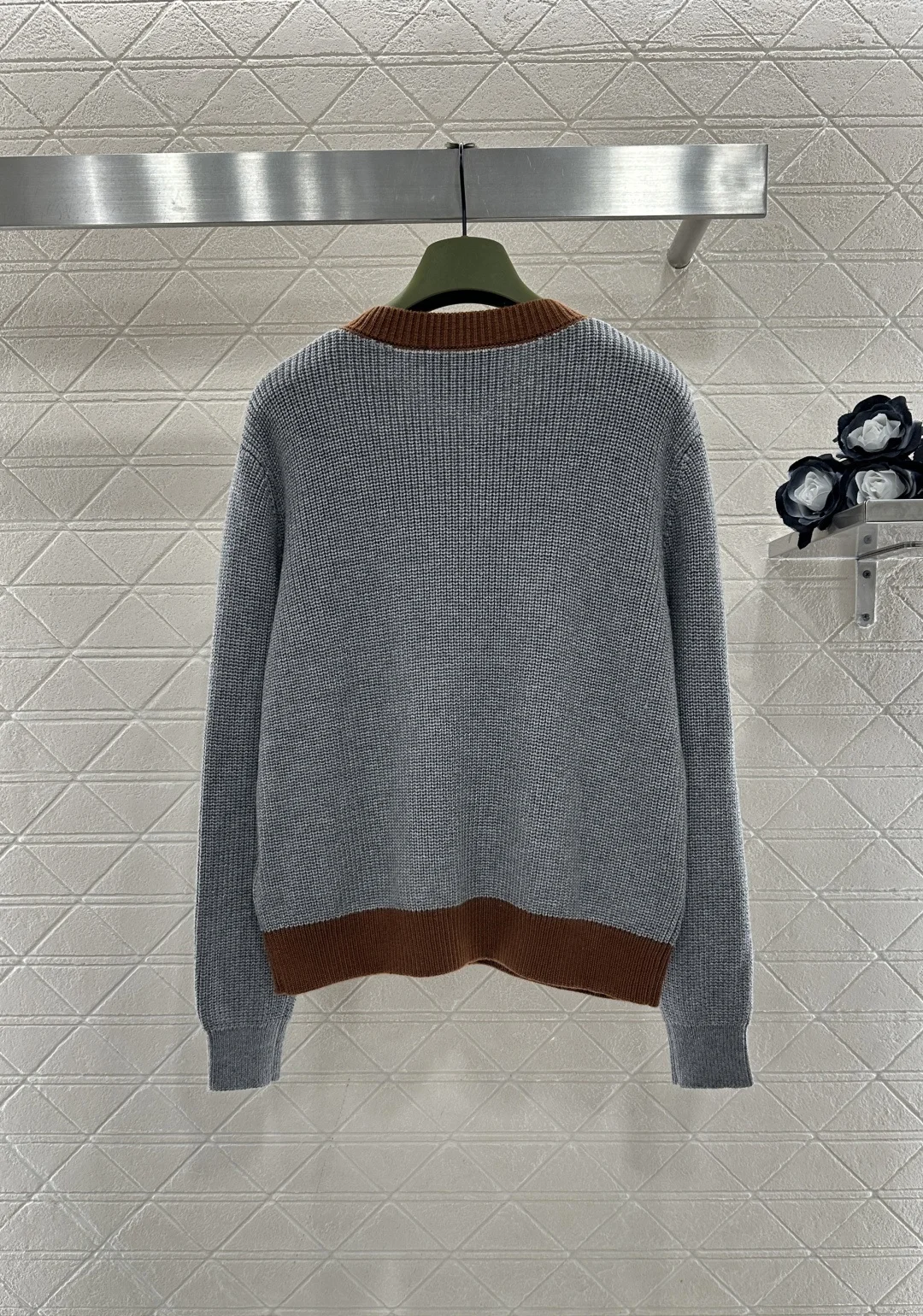 

Women's gray-brown color-blocked knit cardigan cable knit pattern round neck button front casual retro autumn/winter everyda