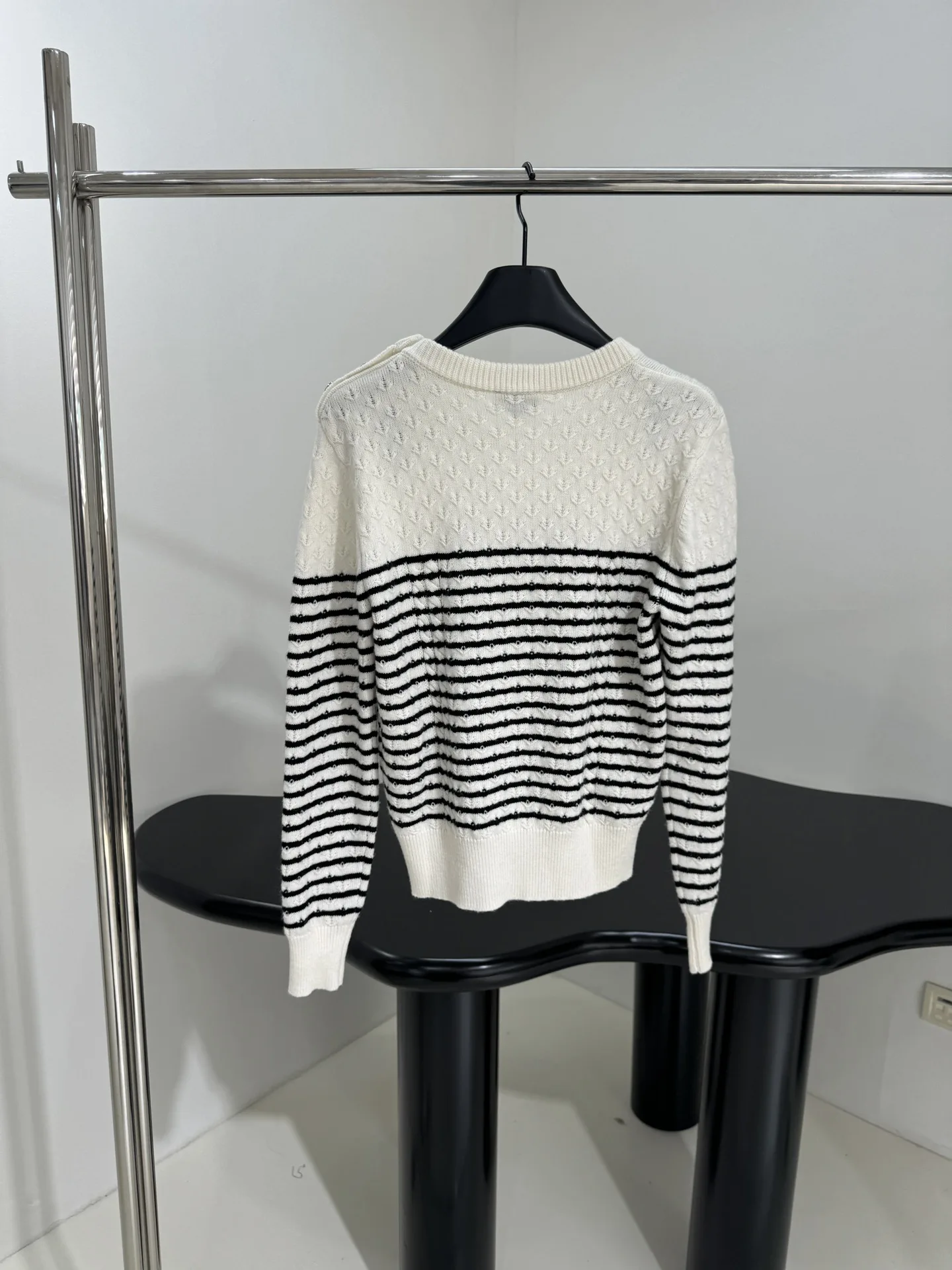 

2025 Autumn New Women's Wool Striped Pullover Simple And Comfortable