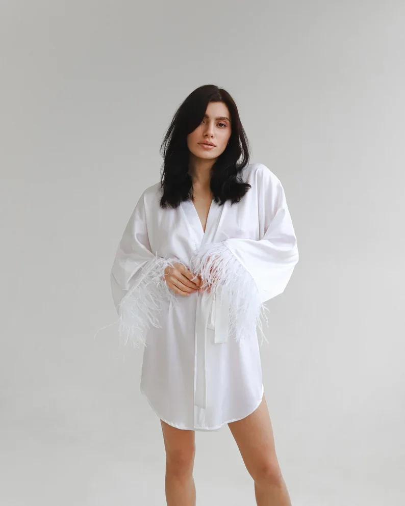 Pure Silk Kimono Robe with Feather Bride White Short Robes with Long Sleeves Boudoir Bridal Dressing Gown Bridesmaid Gifts