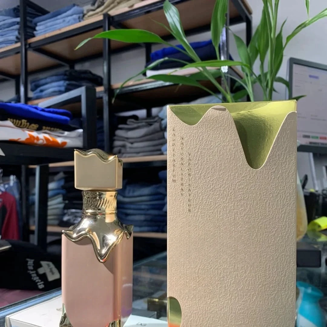 

Eclaire Lattafa Perfumes para Mujeres 100ml/3.4oz With its long-lasting Milk flavor and Vanilla scent it's an ideal gift choice