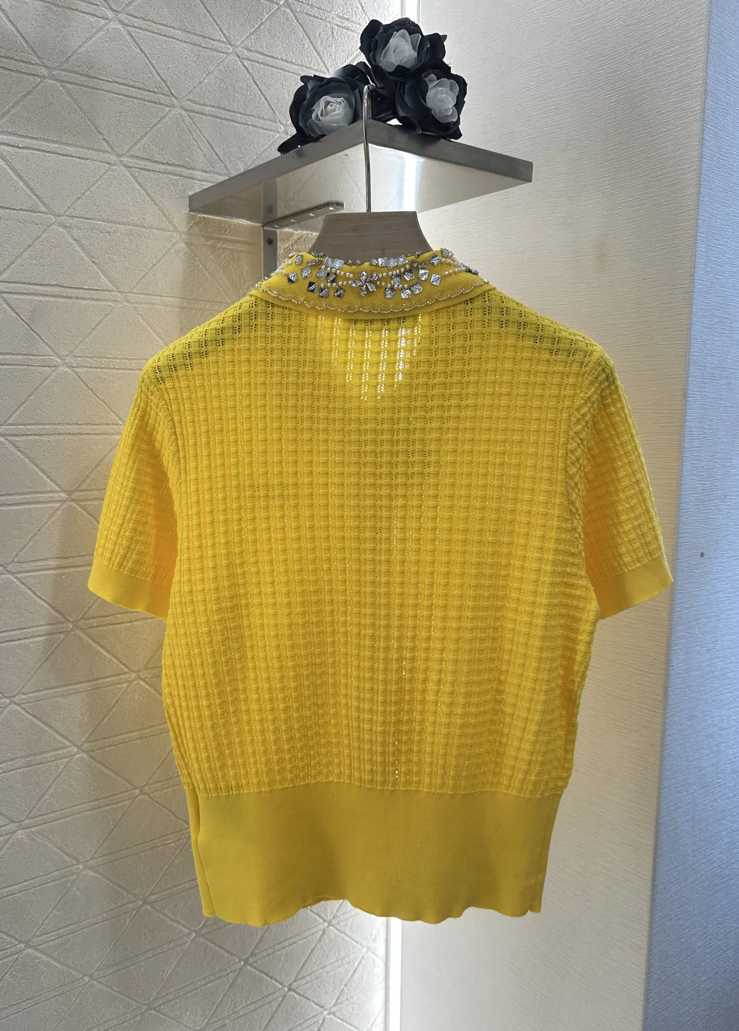 

Ladies' Lapel Rhinestone Knitted Short-sleeved Cardigan