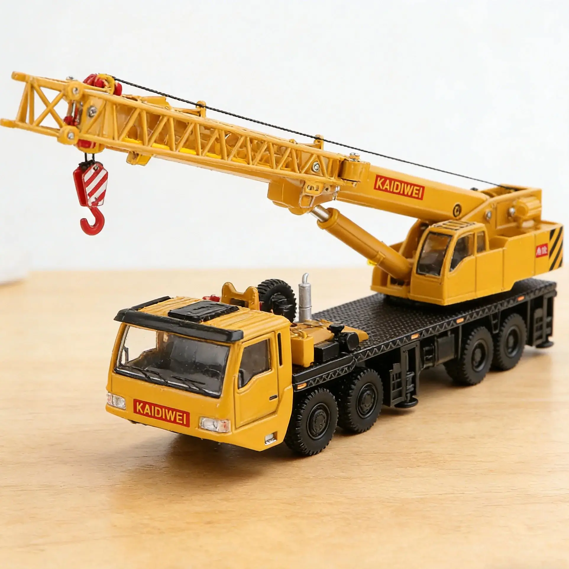 

1:55 Scale Crane Truck Mode 360 Degree Vehicles Model Building Diecast Construction Equipment Toy Engineering Car Alloy Model