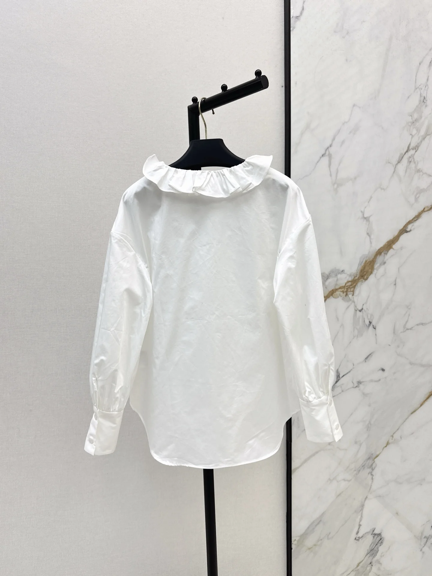 

2025 Summer New Women's Shirt with Ruffled Neckline and V-neck Featuring a Three-Dimensional Rose Cut Design Soft WYY-91