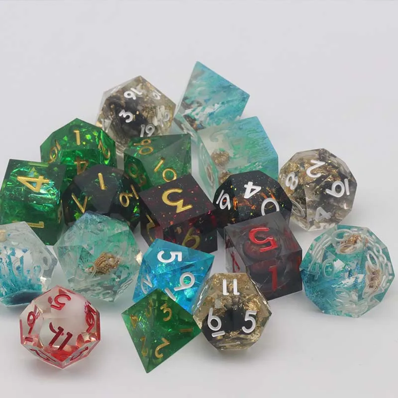 1Pc Random Resin Dice  Polyhedral Dice for Role-Play Game D&D Bar Pub Party RPG Board Games