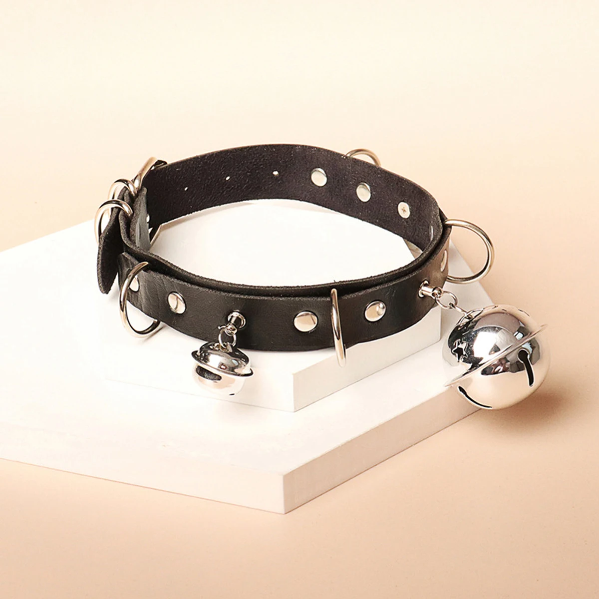 طوق قلادة على شكل جرس قوطي #3