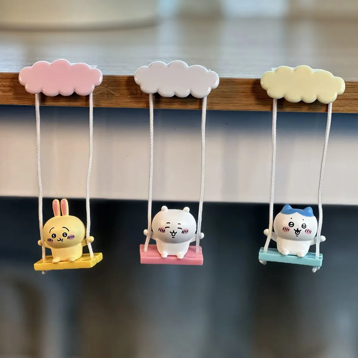 Chiikawa Swing Eight Banner Decoration Model, Car Decoration, Usagi Shisa Momonga Kurimanju Birthday Gift