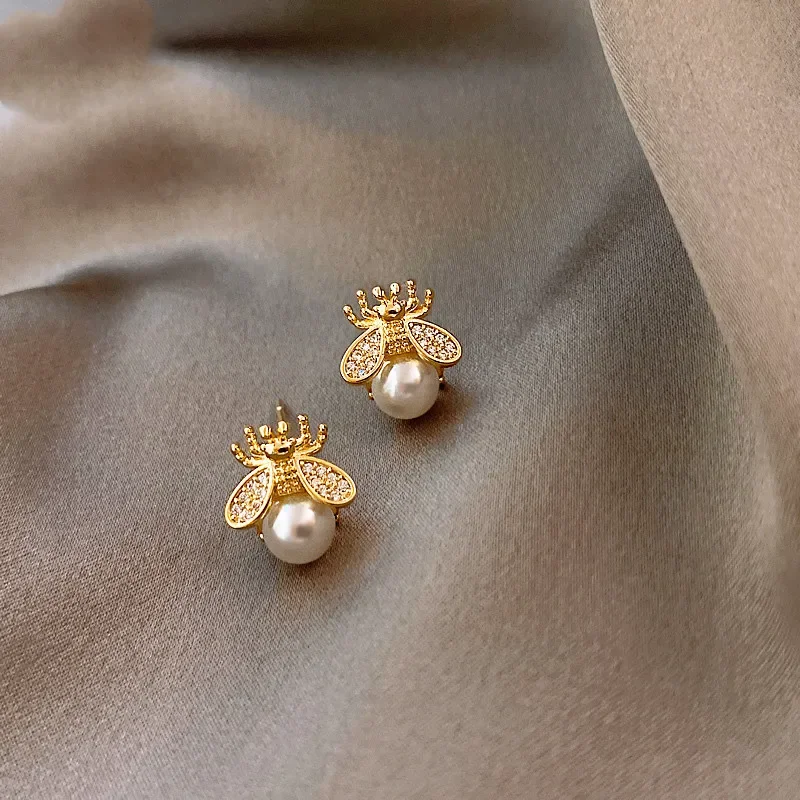 Koreanischen Stil Honig Biene Perle Stud Ohrringe Für Frauen Exquisite Kleine Elegante Ohrring Damen Hochzeit Geburtstag Schmuck Geschenke