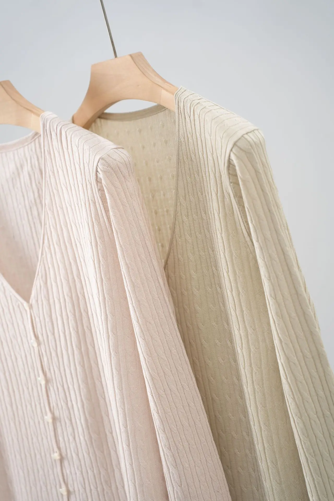 

Women's Spring Summer New Lyocell V-Neck Knitted Long Sleeve Cardigan Button Top