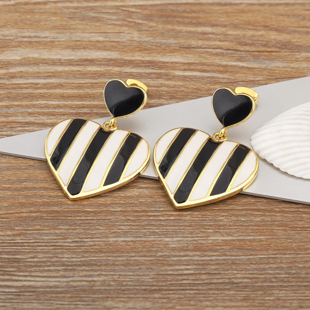 Nidin koreanische Mode Herzform Charme Tropfen Ohrringe für Frauen weiblichen Schwarz-Weiß-Stil Ohrschmuck Zubehör feine Geschenke