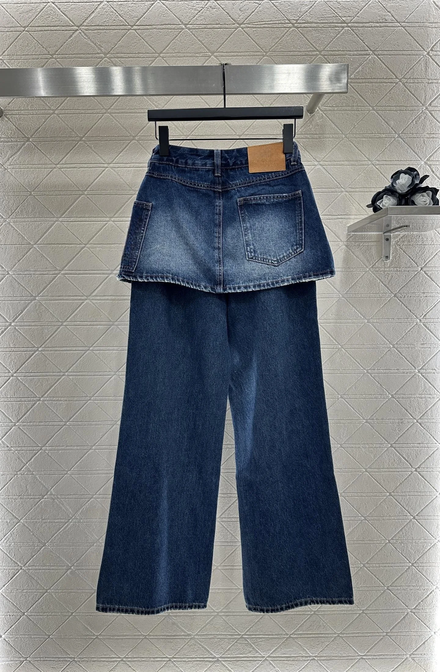 

2025 Women's Twill Denim Skirt Pants Two-in-One Layered Flare Bottom Button Detail Fashion Novelty Design
