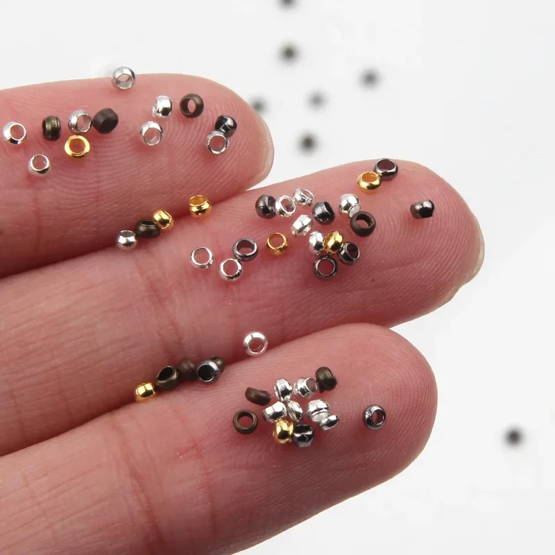 500 sztuk / partia Koraliki z końcówkami zaciskanymi w różnych kolorach Dia 2 2,5 3 mm Koraliki dystansowe do biżuterii DIY Akcesoria do tworzenia biżuterii — zdjęcie 2