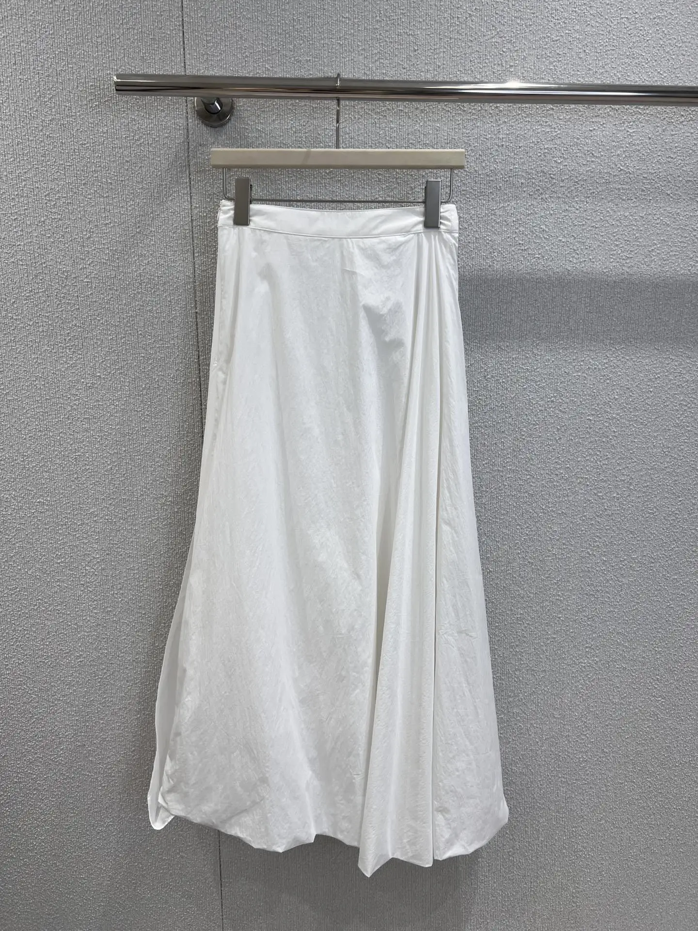 

Summer New Elegant and Fashionable Asymmetrical White Skirt
