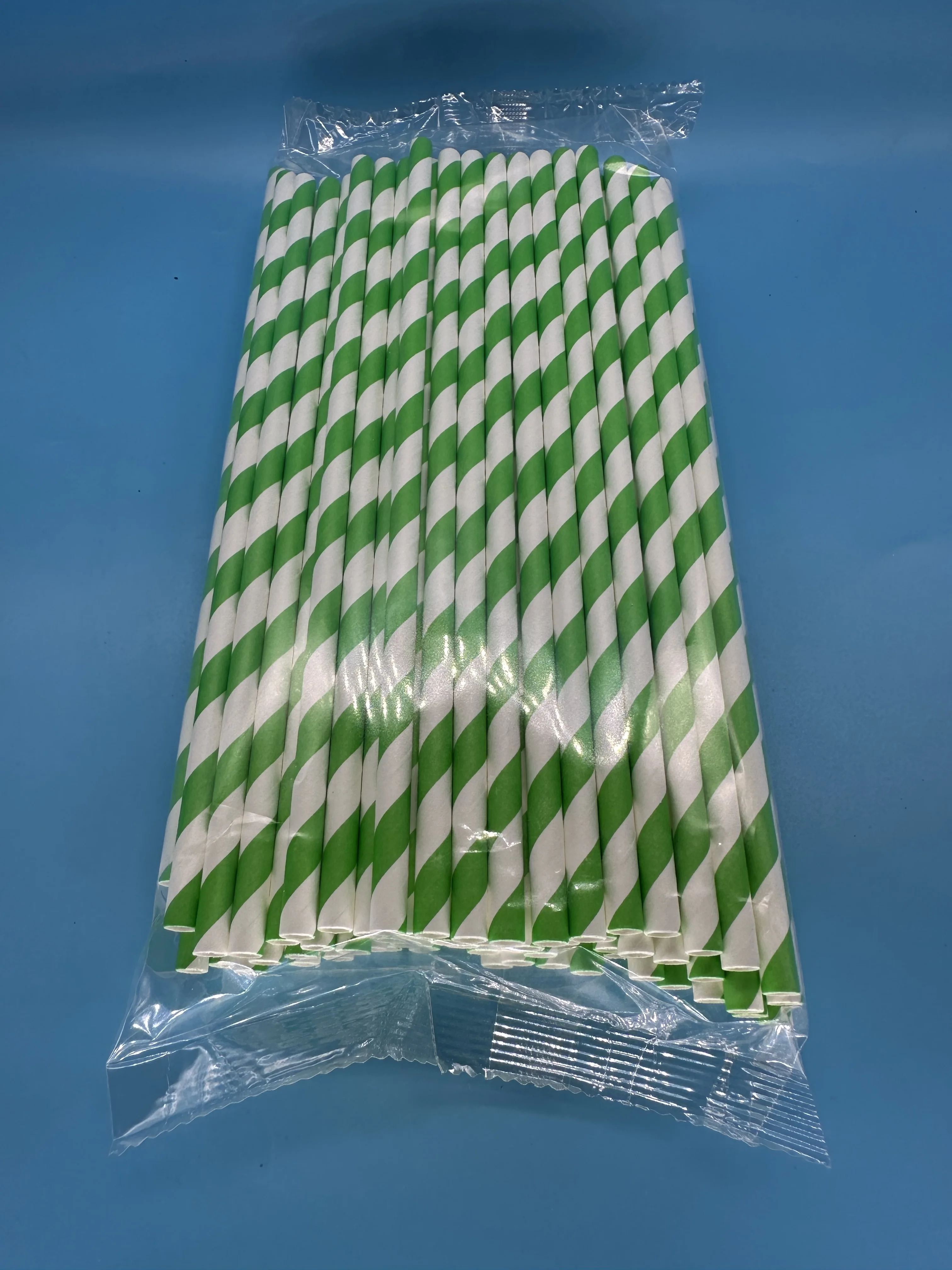 

1,600 Disposable Green and White Striped Paper Straws - Party Companions for Juice, Coffee, and Drinks