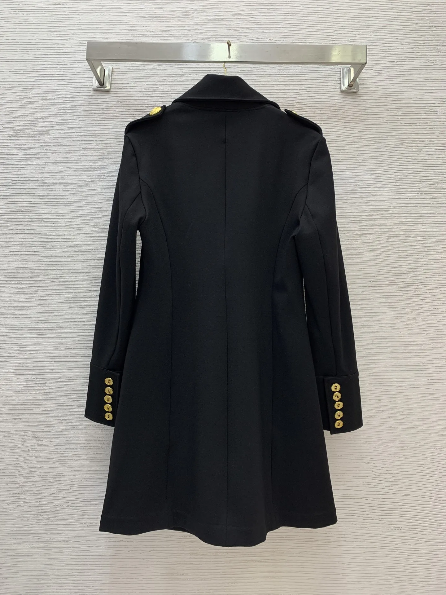 

25SS Осенне-зимнее женское облегающее и облегающее пальто с отложным воротником и длинными рукавами, верхняя одежда SU284