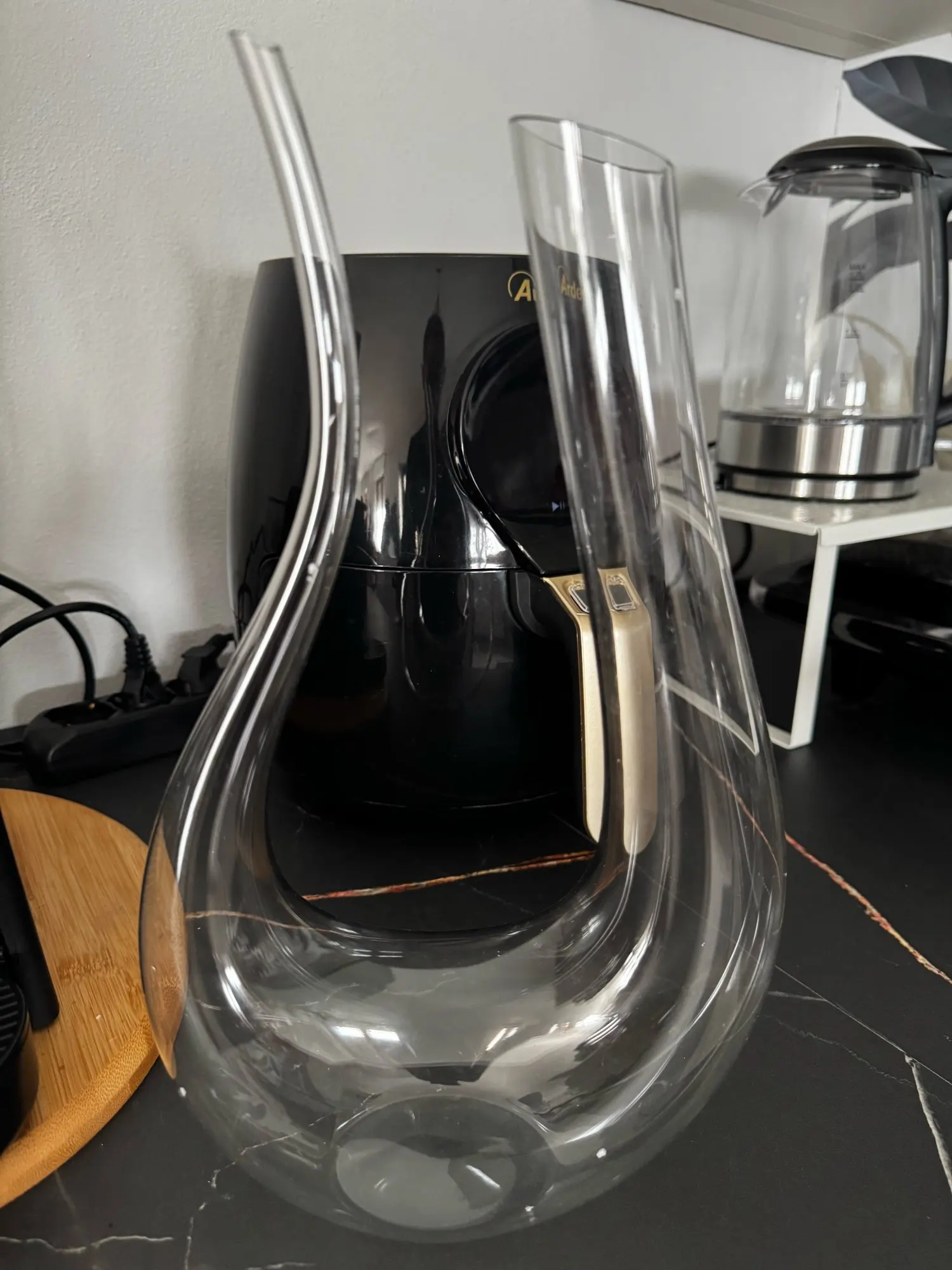 Wein-Dekanter in geschwungener Form – stilvoll servieren & verschenken