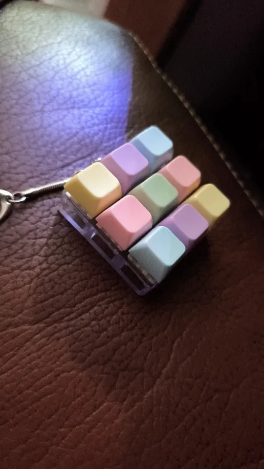 Fidget Decompression 1/4/5/9 Keyboard Key Toy Anti Stress Finger Keyboard Games For Adults Antistress Toys Boys Girls Keychain photo review