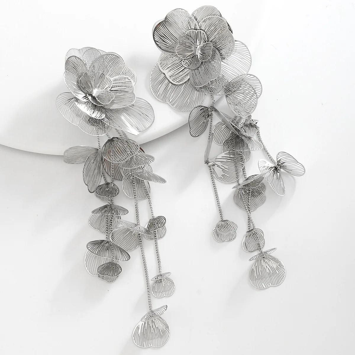 ZAA Raised Floral Earrings Elegant Metal Geometric Tassel Drop Earrings for Women Luxury Textured Statement Accessory Party Gift