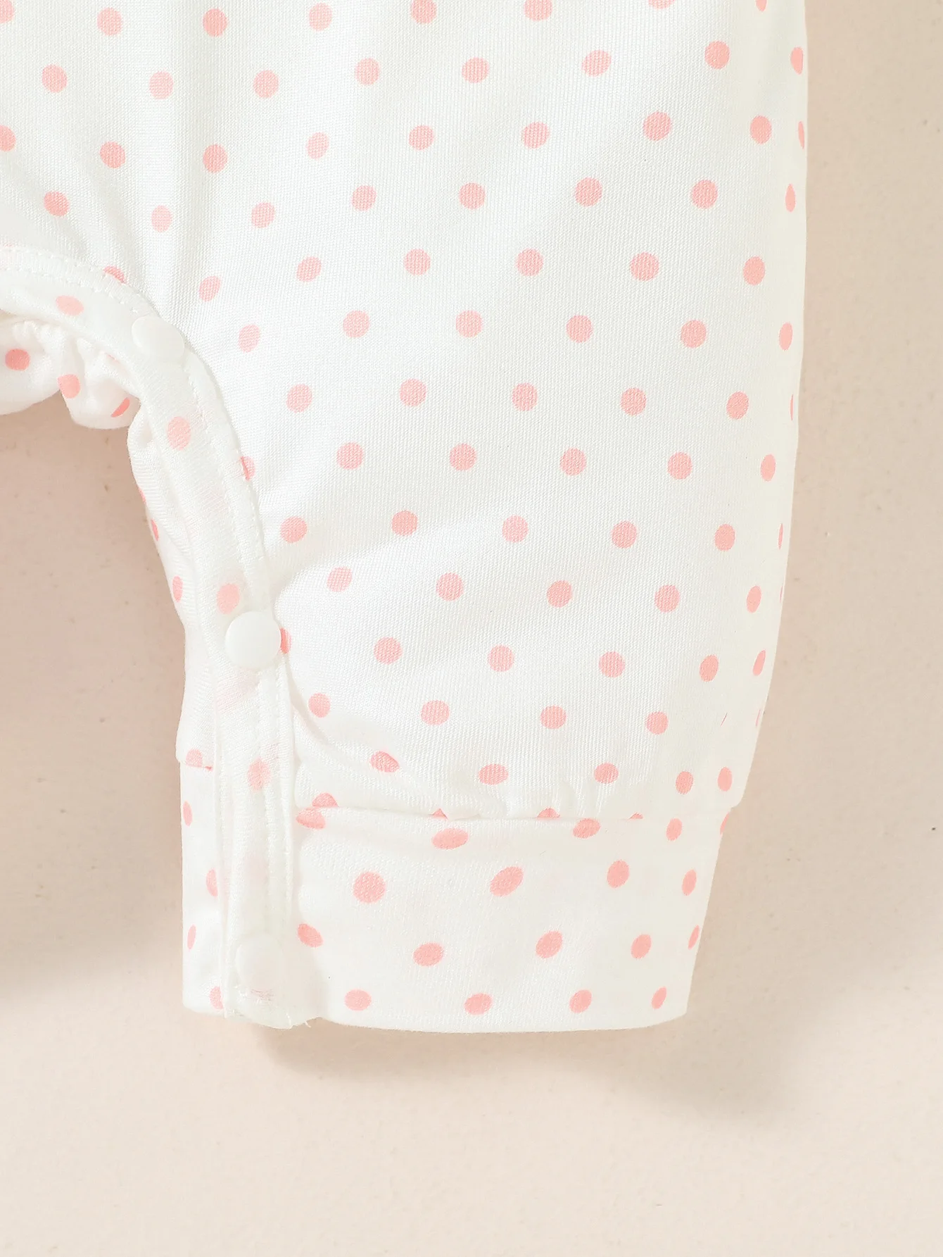 Newborn 3pcs baby girl  Long Sleeve Polka dot sweet and lovely autumn Jumpsuit For Daily Wear +Hat+Bib