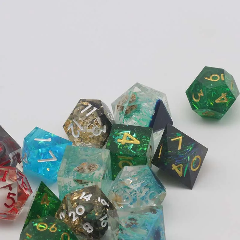 1Pc Random Resin Dice  Polyhedral Dice for Role-Play Game D&D Bar Pub Party RPG Board Games